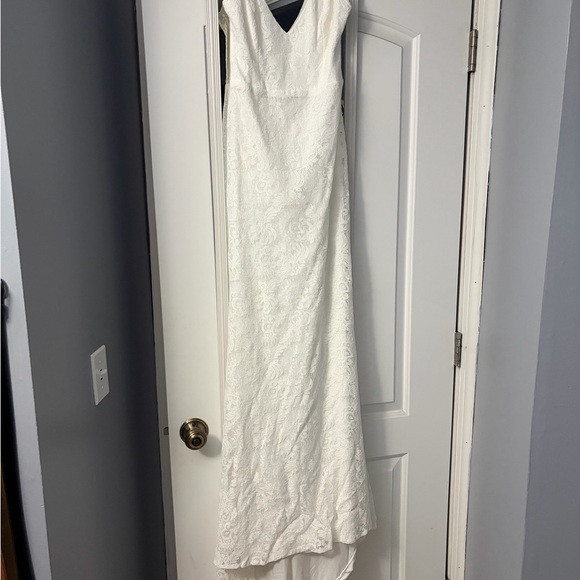 Lulu's White Lace Scoop-Back Bridal Gown - Picture 3 of 6